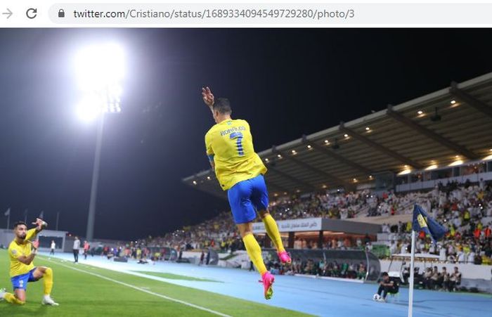 Selebrasi Cristiano Ronaldo usai membobol gawang Al Shorta, Rabu (9/8/2023).