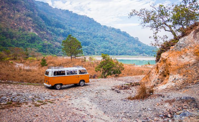 Ilustrasi arti mimpi tentang perjalanan jauh