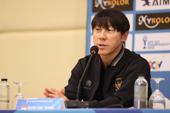 Pelatih timnas U-23 Indonesia, Shin Tae-yong, saat konferensi pers di Piala AFF U-23 2023.