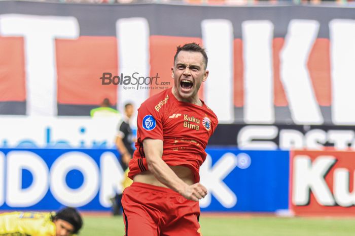 Maciej Gajos sedang melakukan selebrasi seusai mencetak gol dalam laga pekan kesembilan Liga 1 2023 antara Persija versus Arema FC di Stadion Patriot Candrabhaga, Bekasi, Jawa Barat, Minggu (20/8/2023).