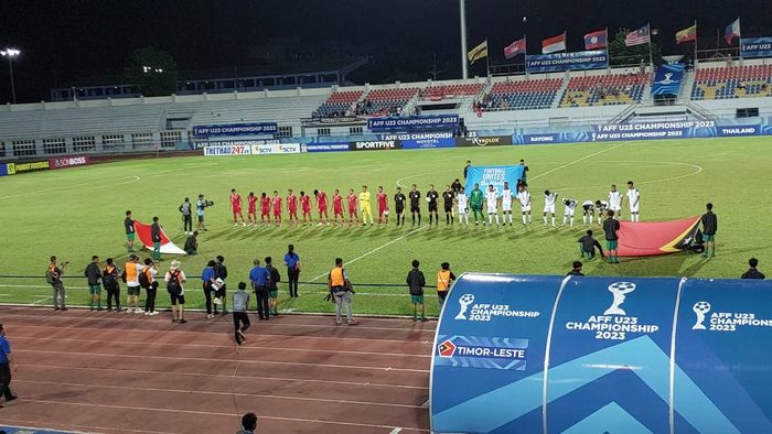 Suasana pertandingan antara timnas U-23 Indonesia melawan timnas U-23 Timor Leste dalam babak penyisihan Grup B Piala AFF U-23 2023 di Rayong Provincial Stadium, Minggu (20/8/2023).