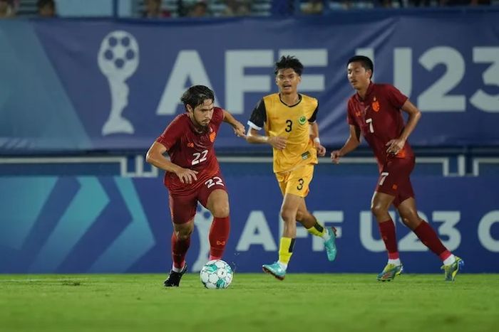 Duel pemain timnas U-23 Thailand dan Brunei Darussalam di Piala AFF U-23 2023.