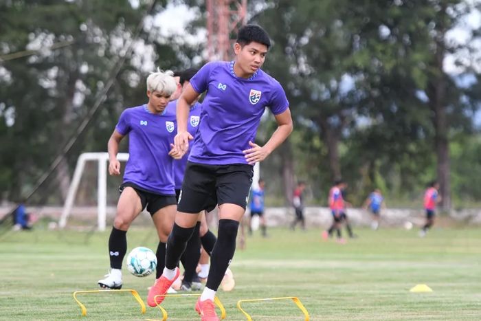 Bek timnas U-23 Thailand, Kittichai Yaidee, saat mengikuti latihan untuk Piala AFF U-23 2023.