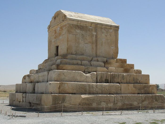 Makam Cyrus the Great di in Pasargadae, Iran.