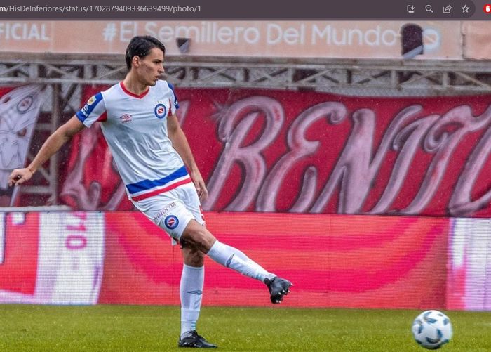 Gelandang bertahan muda asal Argentina, Federico Redondo, menjadi incaran Barcelona dan Real Madrid.