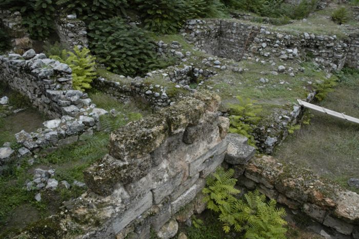 Sisa-sisa benteng kuno Thebes, Cadmea.