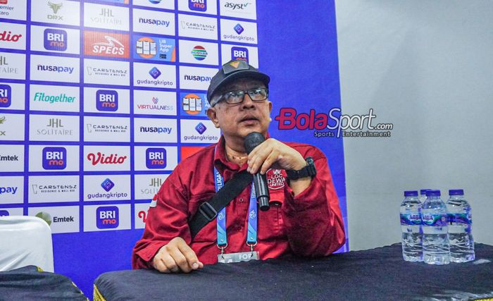 Dokter Medical Officer Stadion Indomilk Arena, Dokter David Setiawan, sedang memberikan keterangan keterangan kepada awak media di Media Center Stadion Indomilk Arena, Tangerang, Banten, Sabtu (30/9/2023).