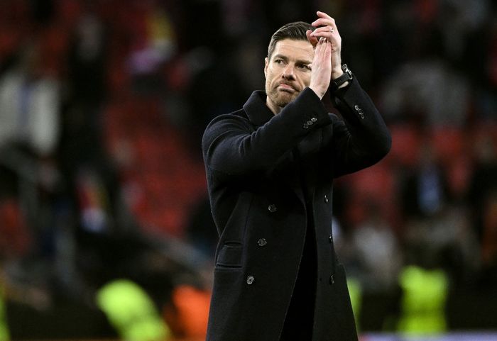 Xabi Alonso saat memimpin Bayer Leverkusen di partai Liga Europa (13/4/2023). Xabi diinginkan Real Madrid sebagai pelatih baru menggantikan Carlo Ancelotti.