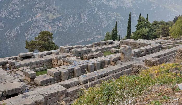 Kuil Apollo di Delphi, 601 – 330 SM.