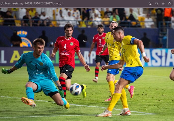 Megabintang Al Nassr, Cristiano Ronaldo, mencetak gol ke gawang FC Istiklol pada matchday 2 babak penyisihan grup Liga Champions Asia 2023-2024 di Stadion Al Awwal Park, Senin (2/10/2023).