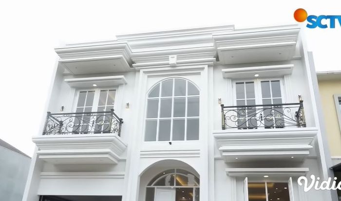 Rumah mewah Aldi Taher. 