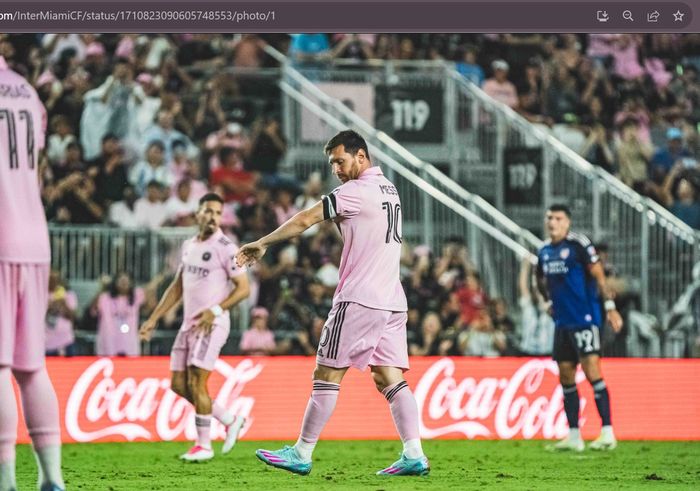 Aksi Lionel Messi dalam laga Inter Miami vs FC Cincinnati di Stadion DRV PNK, Minggu (8/10/2023) pagi hari WIB. 