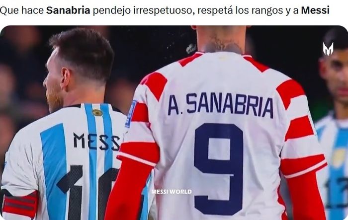 Momen saat Antonio Sanabria meludah ke arah Lionel Messi.