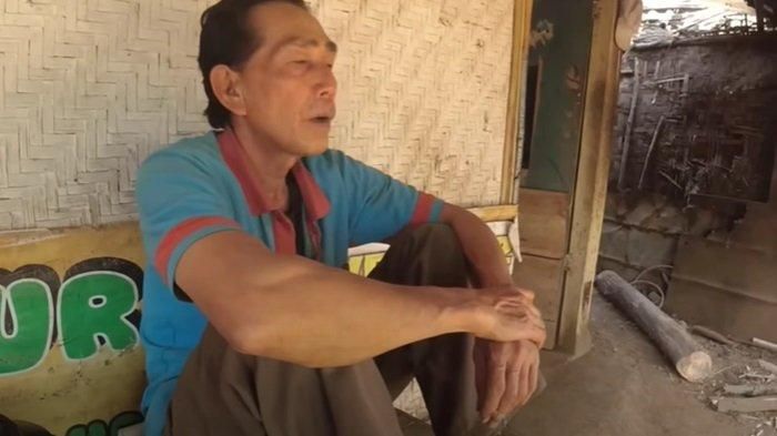 Mantan artis ini tinggal sendiri di hutan