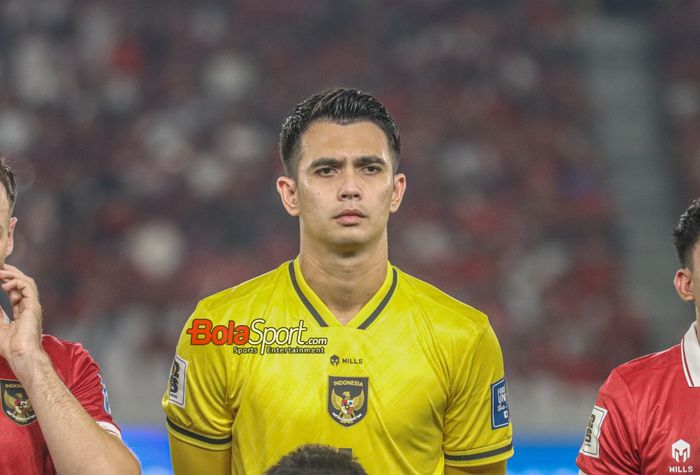 Kiper timnas Indonesia, Nadeo Argawinata, saat hadir di Stadion Utama Gelora Bung Karno, Senayan, Jakarta, Kamis (12/10/2023).