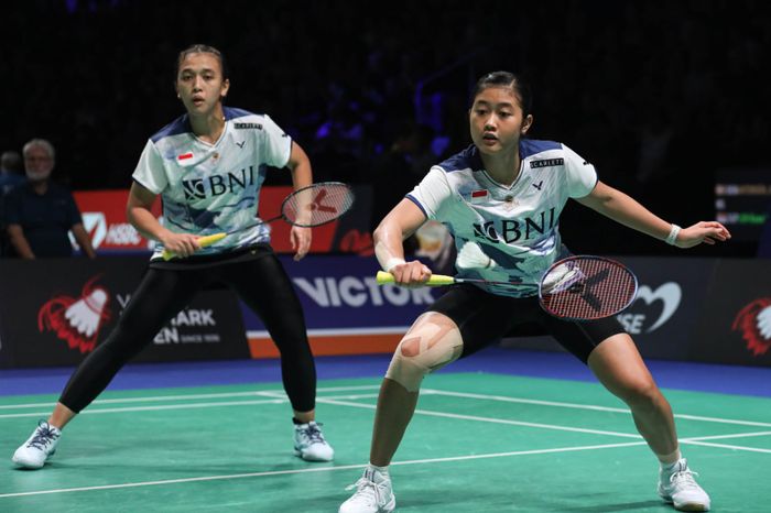 Aksi ganda putri Indonesia, Febriana Dwipuji Kusuma/Amalia Cahaya Pratiwi pada babak kedua Denmark Open 2023