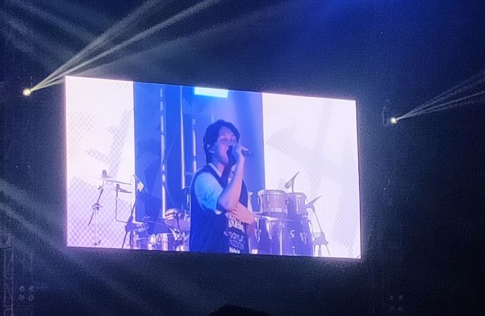 Usung Konsep Intimate Collaboration Concert, Penampilan Rizky Febian di Konser Cerita Cinta Edutorium UMS Solo Bikin Pecah