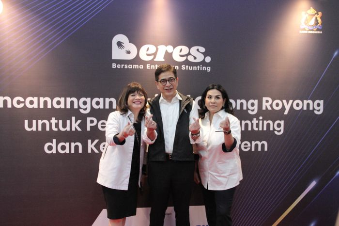 Salah satu upaya bersama untuk mencegah gizi buruk pada anak-anak adalah gerakan Bersama Entaskan Stunting (BERES) yang dinisiasi Kamar Dagang dan Industri (KADIN) yang berkolaborasi dengan Kompas Gramedia melalui Tribun Network.