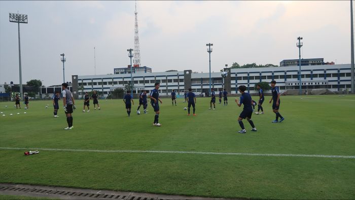 Latihan timnas U-17 Jepang di Lapangan Sidolig Bandung, Jumat (10/11/2023).