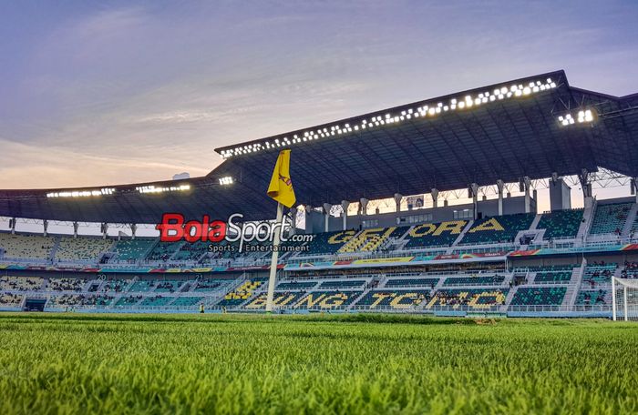 Suasana Gelora Bung Tomo (GBT), Surabaya, Jawa Timur.