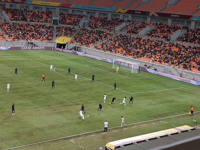 Suasana pertandingan Amerika Serikat vs Prancis di Grup E Piala Dunia U-17 2023, Sabtu (18/11/2023) di Jakarta International Stadium.