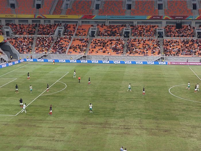 Suasana pertandingan timnas U-17 Prancis vs Senegal pada babak 17 besar Piala Dunia U-17 2023 di Jakarta International Stadium (JIS), Jakarta Utara, Rabu (22/11/2023)