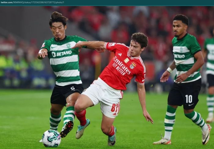 Gelandang bertahan Benfica, Joao Neves, yang juga adik kelas Cristiano Ronaldo di timnas Portugal, telah menjadi rebutan Man City dan Man United.