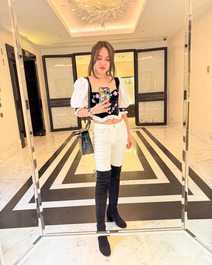 Potret Shandy Aulia saat liburan ke Moscow, Rusia.