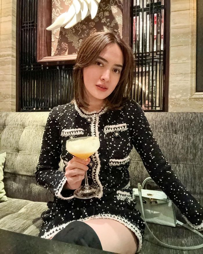 Potret Shandy Aulia di Rusia.