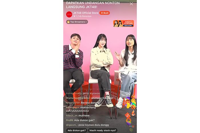 Sesi live Marsha dan Muthe JKT48 di Shopee Live dibanjiri komentar sejak dimulai.