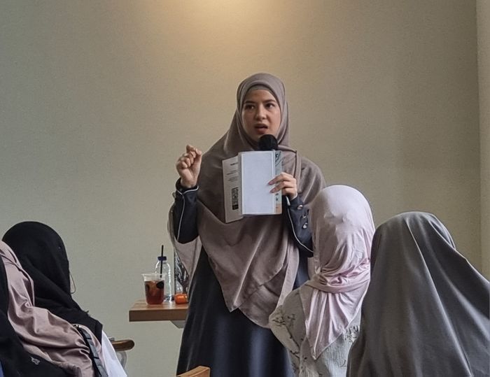 Natasha Rizky di acara Semesta Buku di Kompas Gramedia Palmerah, Jakarta, Selasa (7/12/2023).