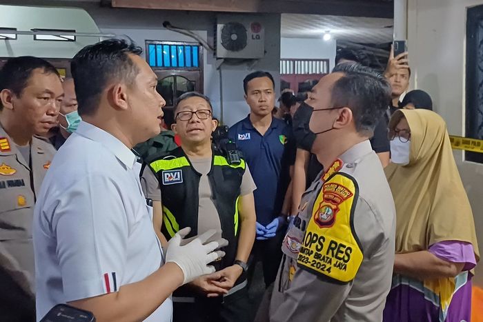 Kapolres Metro Jakarta Selatan, Kombes Ade Ary Syam Indradi berada di lokasi kejadian