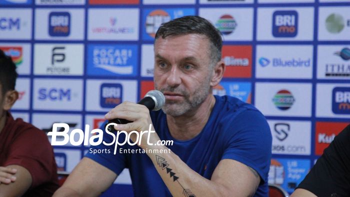 Pelatih Persija Jakarta Thomas Doll saat menghadiri Press Conference setelah pertandingan Persija Jakarta vs PSS Sleman