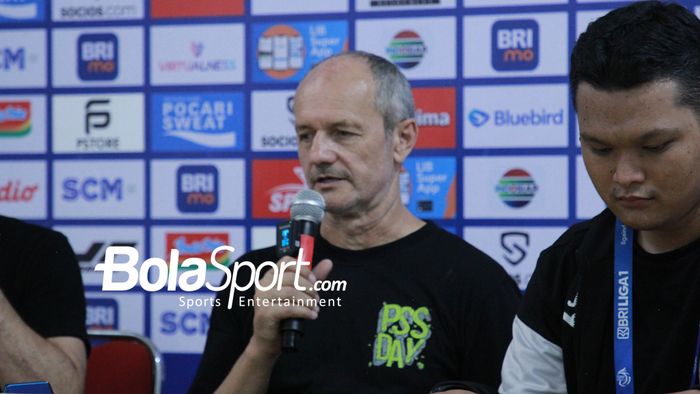 Pelatih  PSS Sleman Risto Vidakovic Savic saat menghadiri Press Conference setelah pertandingan Persija Jakarta vs PSS Sleman