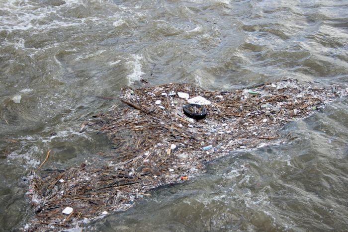 Ilustrasi sampah laut Indonesia.