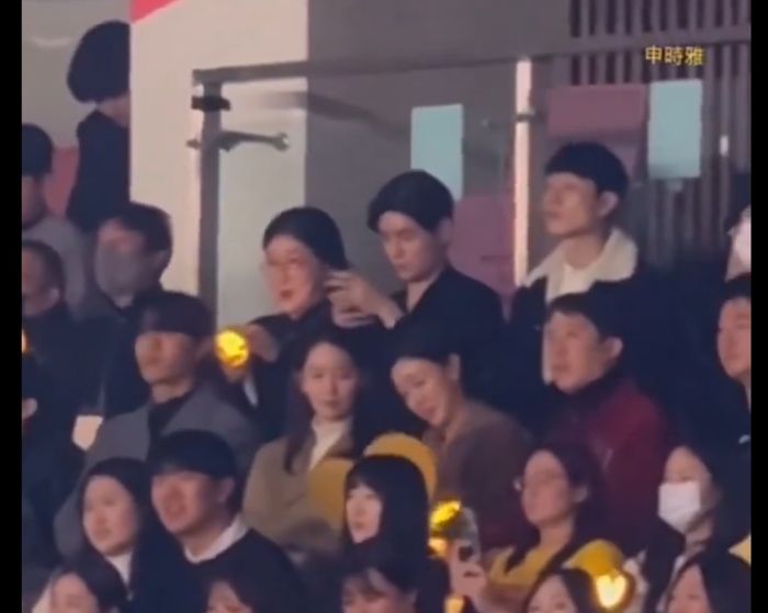 Unggahan penggemar yang mengabadikan momen para pemain drama Korea 'King The Land' hadir dalam konser yang digelar Lee Junho