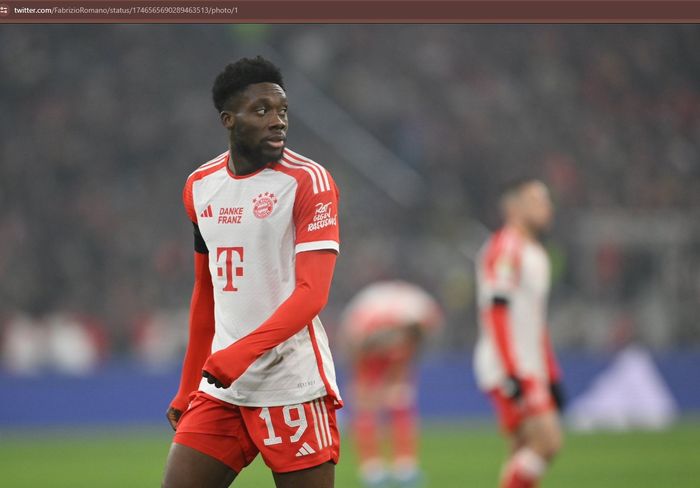 Bek kiri Bayern Muenchen, Alphonso Davies.