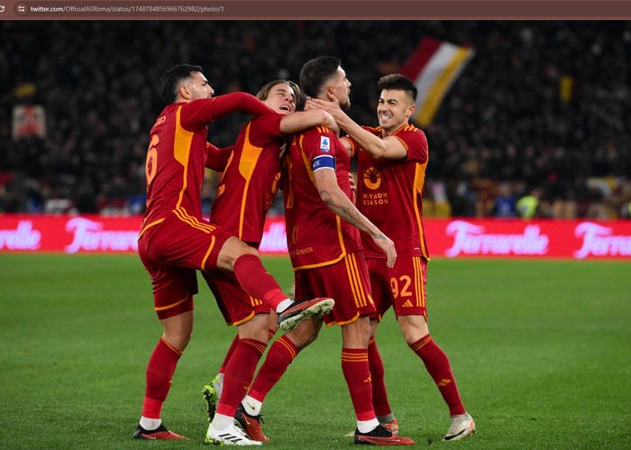 Lorenzo Pellegrini merayakan gol untuk AS Roma ke gawang Hellas Verona di Stadion Olimpico pada giornata 21 Liga Italia 2023-2024, Sabtu (20/1/2024).