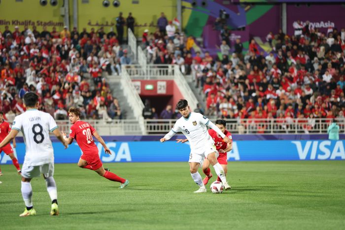 Penyerang muda timnas Indonesia Hokky Caraka saat melawan Vietnam di laga kedua Grup D Piala Asia 2023, di Stadion Abdullah bin Khalifa, Doha, Qatar, Rabu (19/1/2024).