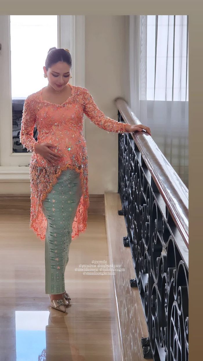 Jessica Mila di acara 7 bulanan kehamilannya.