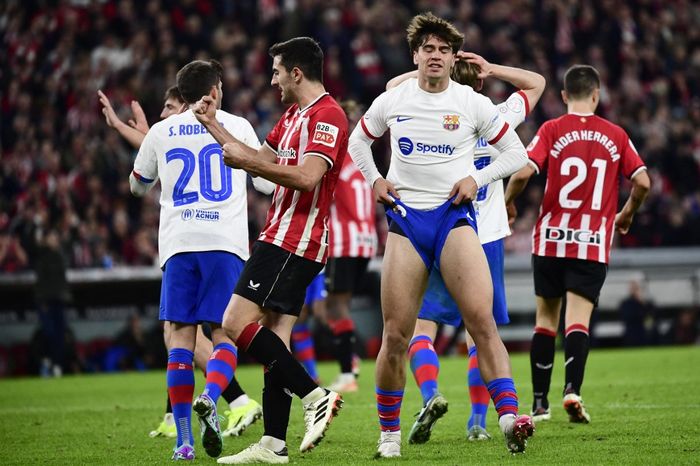 Barcelona harus tersingkir secara dramatis dari Copa del Rey 2023-2024 setelah kalah 2-3 dari Athletic Club di babak perempat final, Rabu (24/1/2024) atau Kamis dini hari WIB melalui babak perpanjangan waktu.