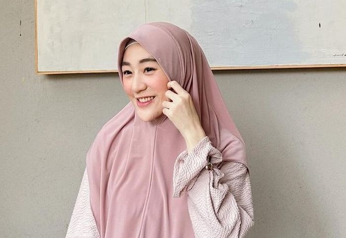 Rumah tangga Larissa Chou diisukan retak usai foto-foto Ikram Rosadi mendadak hilang dari akun medsos sang selebgram. 