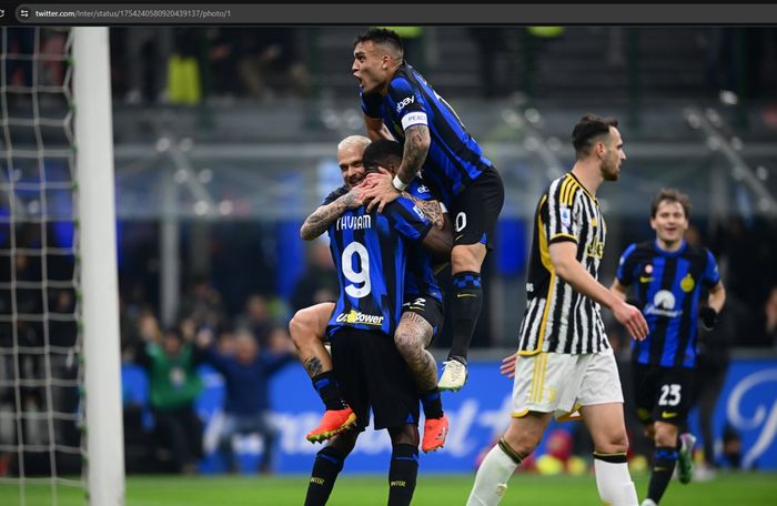 Para pemain Inter Milan merayakan gol ke gawang Juventus pada giornata 23 Liga Italia 2023-2024 di Stadion Giuseppe Meazza, Minggu (4/2/2024).