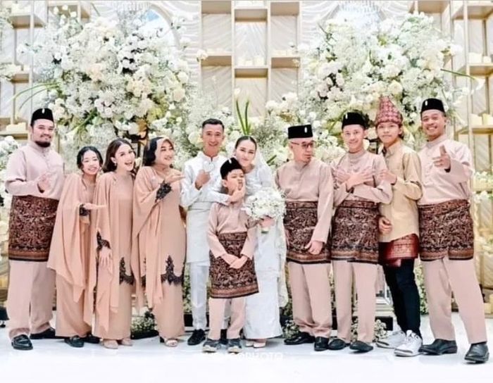 Potret lamaran Ayu Ting Ting