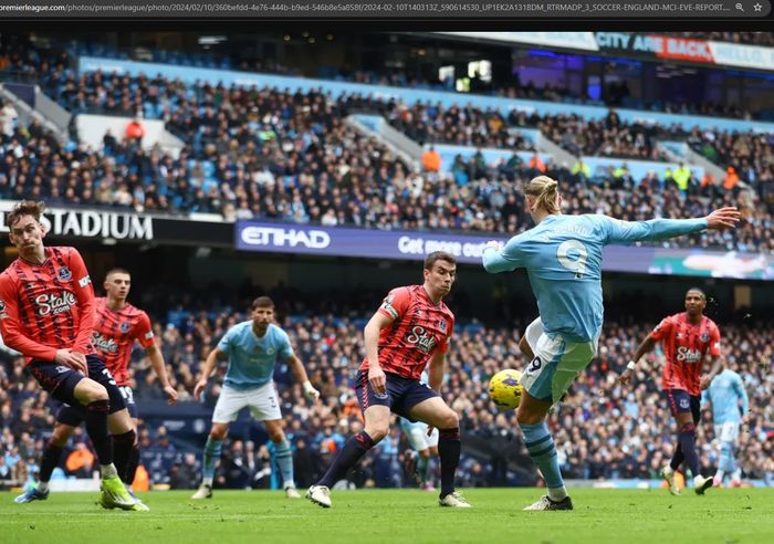 Erling Haaland mencetak gol untuk Manchester City ke gawang Everton pada matchweek 24 Liga Inggris 2023-2024 di Stadion Etihad, Sabtu (10/2/2024).