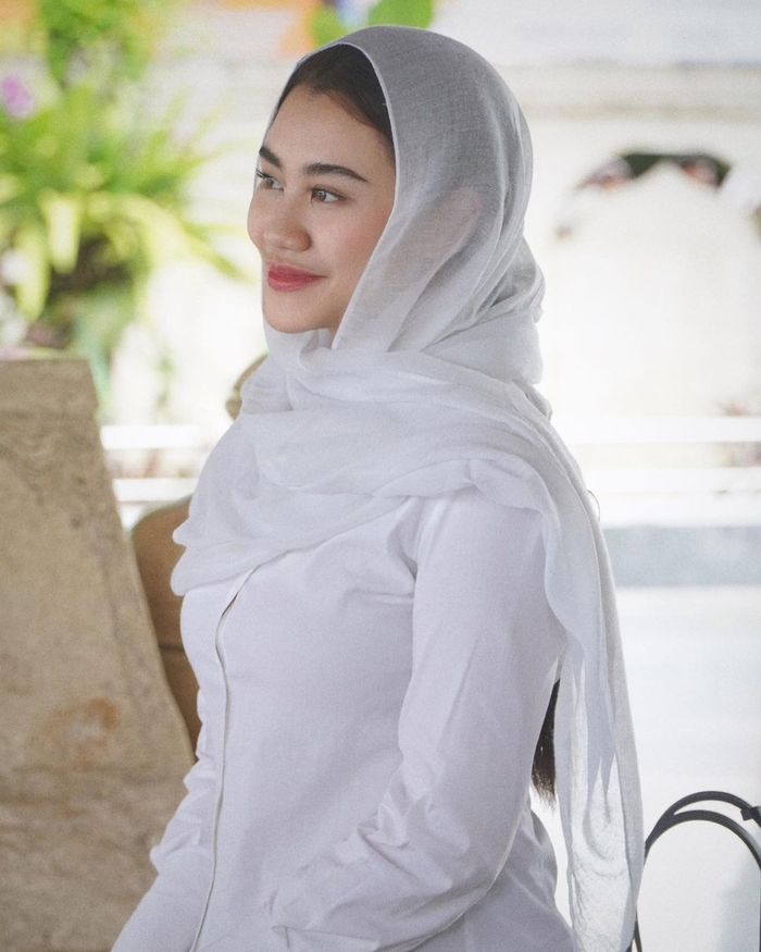 Potret santun Aaliyah Massaid.