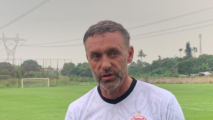 Pelatih Persija Jakarta, Thomas Doll saat ditemui awak media di Nirwana Park, Sawangan, Depok, Kamis (15/2/2024).