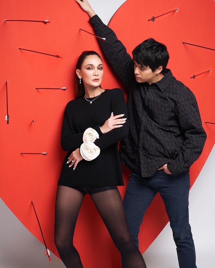 Pemotretan Valentine Luna Maya dan Maxime Bouttier.