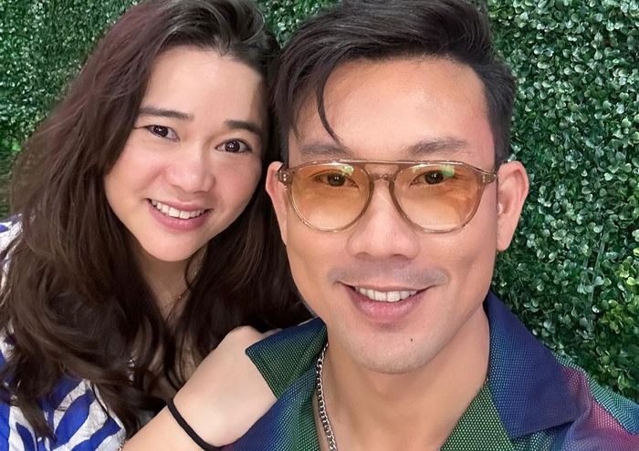 Aktor sekaligus atlet basket, Denny Sumargo bersama sang istri, Olivia Allan