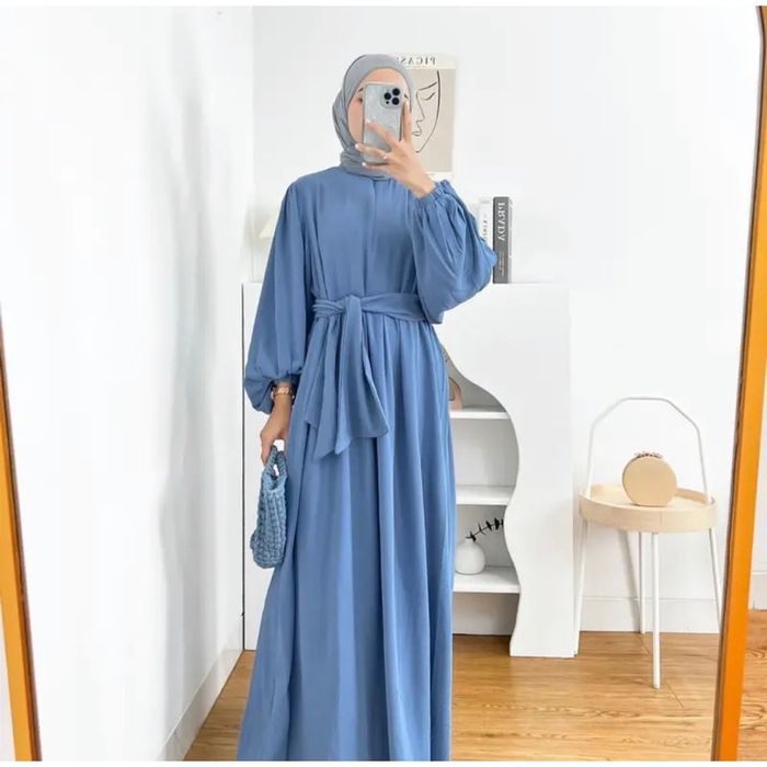 Rekomendasi dress biru untuk baju Lebaran 2024 dari Wearmoura.